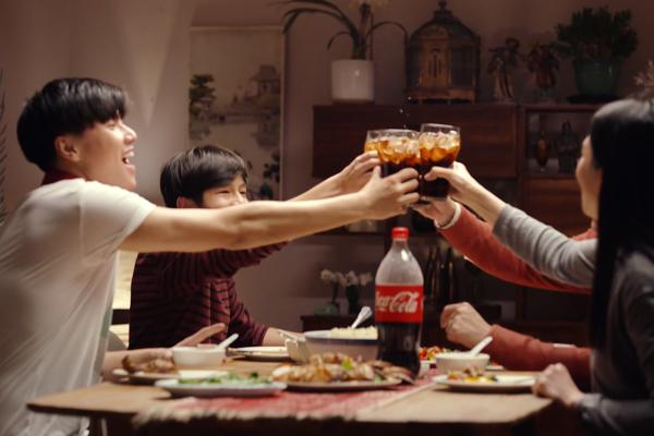 Coca cola - Turn food into a meal