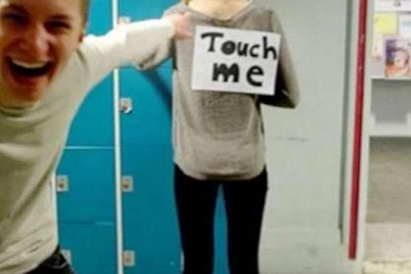 Escalating GIFs - European Anti-Bullying Network