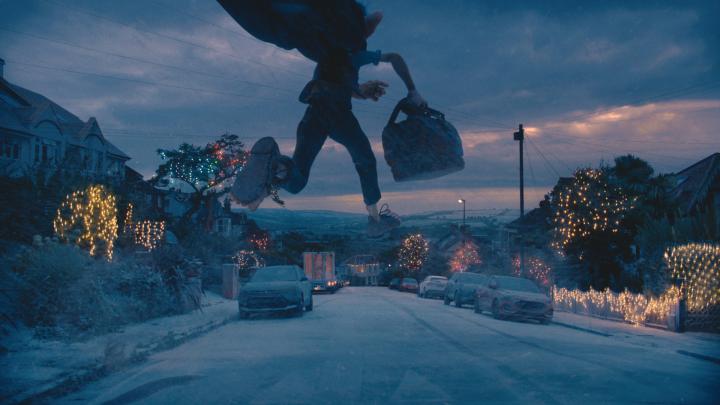Sainsbury's Big Christmas — Sainsbury's The BFG running through a snowy town