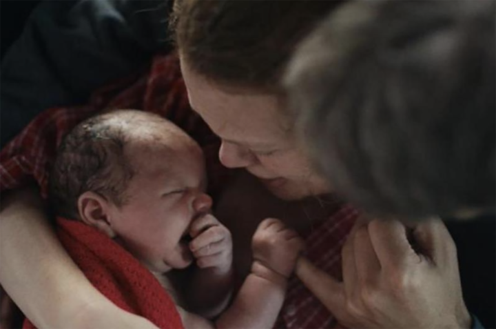 Woman gives birth by the roadside in Vodafone TV advert